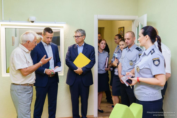 Круглий стіл з питань організації первинної професійної підготовки працівників поліції за участю фахівців Поліції готовності Баварії Фото 3