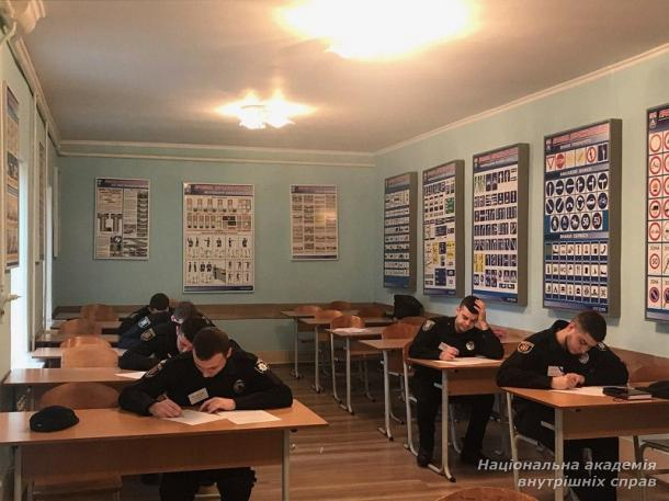 Урочисті заходи з нагоди випуску слухачів КЦППП «Академія поліції» ННІ № 1 НАВС Фото 2