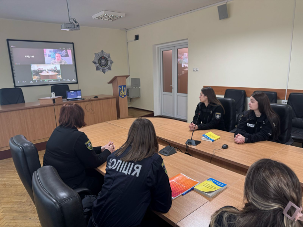 Онлайн-зустріч майбутніх працівників служби освітньої безпеки з представниками евакуаційної грипи «Білі янголи» Фото 2