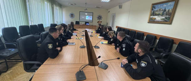 Онлайн-зустріч майбутніх працівників служби освітньої безпеки з представниками евакуаційної грипи «Білі янголи» Фото 3