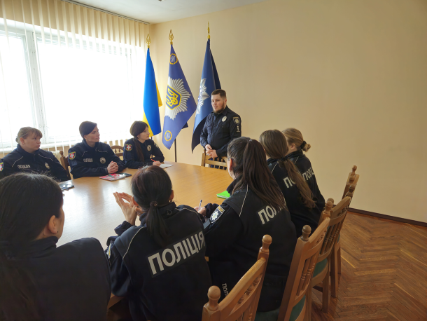 Заняття щодо особливостей взаємодії поліцейських СОБ з поліцейськими ювенальної превенції Фото 2