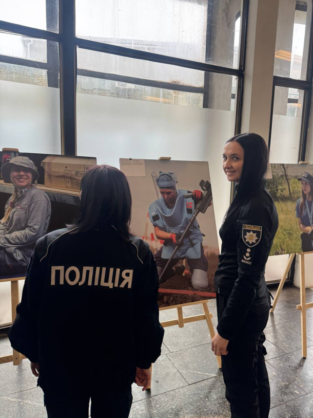 Фотовиставка «Жінки у розмінуванні» Фото 1