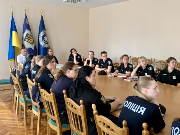 Бінарне заняття на тему «Особливості забезпечення безпечного освітнього середовища. Фото 1